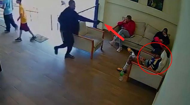 Bloody execution at the gym! He pulled the trigger 16 times in a row.