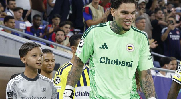 He won the round all by himself! What a player you are, Ederson