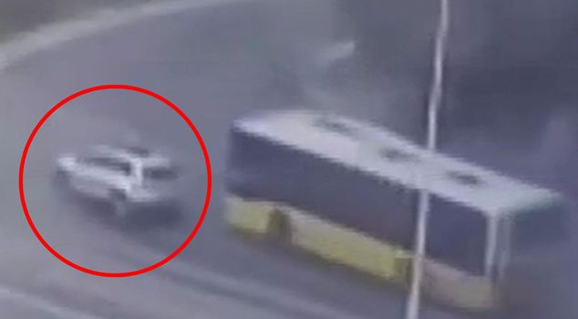 Ужасная авария попала на камеру: пытался не врезаться в автомобиль, который внезапно маневрировал