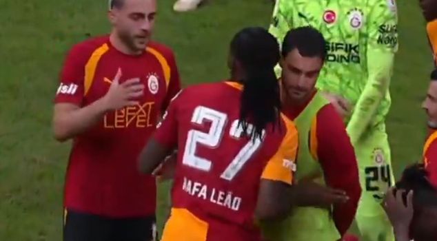 Galatasaray fans react en masse to Kaan Ayhan, who sulked at Leao