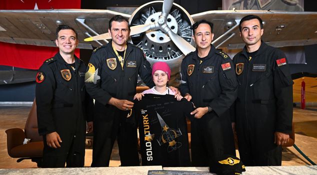 Steel wings of the skies SOLOTURK shared the joy of victory with the youth! An invitation to the grand show