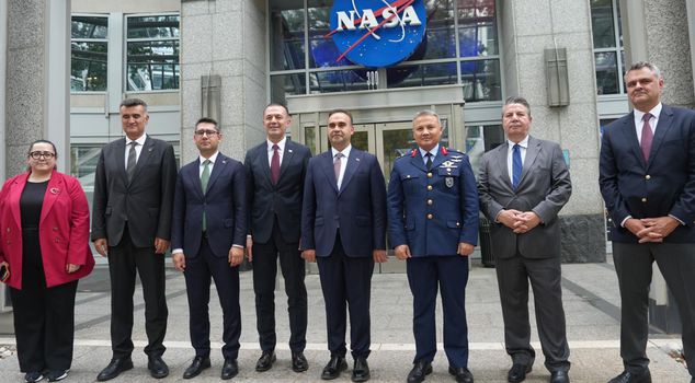 Signatures have been signed, the Turkish spacecraft is going to the Moon! Minister Kacır announced the historic date that will be a milestone.