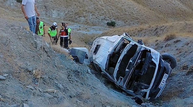 Minibus rolled into a cliff in Elazığ: There are injured