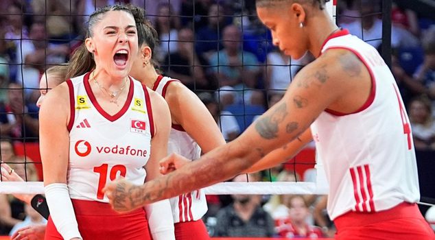The Sultans of the Net in the semi-finals of the European Championship