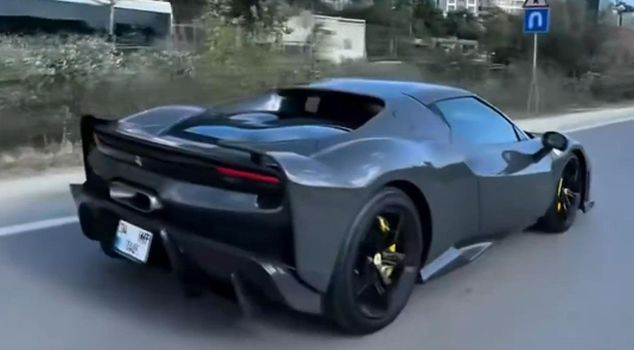 Osimhen's 50 million TL Ferrari made the asphalt cry