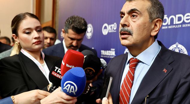 الوزير تكين وضع حداً للنقاشات حول زي المعلمين