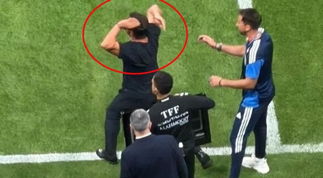 Emre Belözoğlu went crazy after Barış Alper Yılmaz's goal.