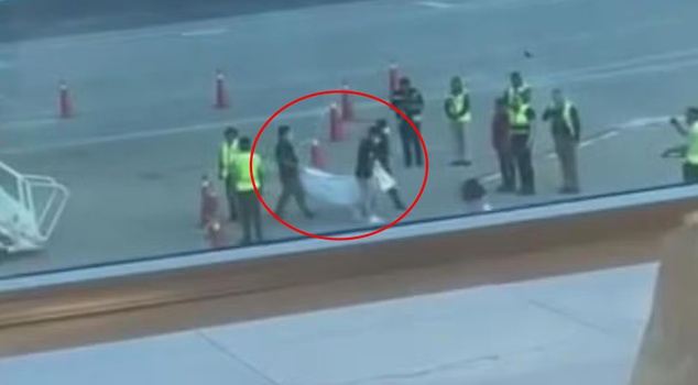 After the plane landed, the terrible truth emerged! The 28-year-old passenger was found dead.