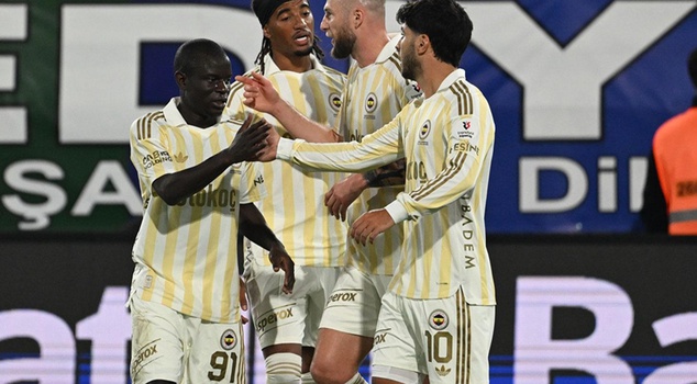 A show of strength in Rize! Fenerbahçe took the 3 points with 3 goals.