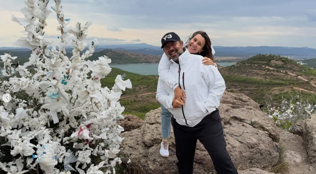 Ata Demirer is in Ayvalık with his girlfriend.