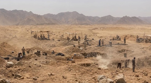 غارة جوية على منجم ذهب على الحدود المصرية السودانية: 72 قتيلاً
