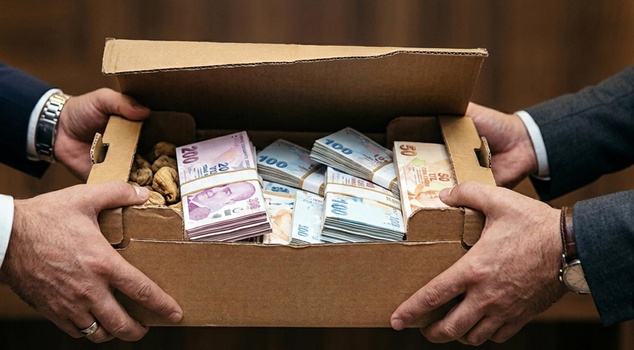 The inspector who was caught red-handed with a 300,000 TL bribe in a fig box in İzmir has been arrested.