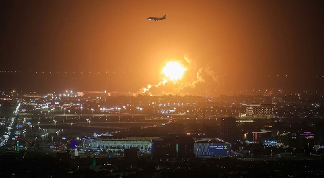 After an early warning in Riyadh, 3 explosion sounds were heard, a ballistic missile was destroyed