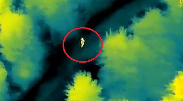 The person who got lost in the forest was rescued after their location was determined with a thermal camera.