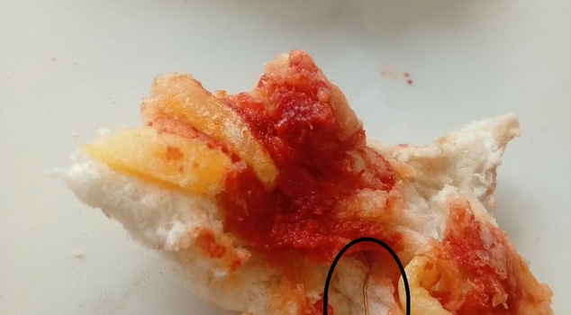 Claim that a bobby pin came out of a 9-year-old child's bread in Antalya! Father applied to police and ministry.