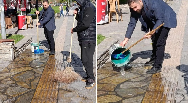 They washed the square where the DEM Party held a rally with vinegar water.