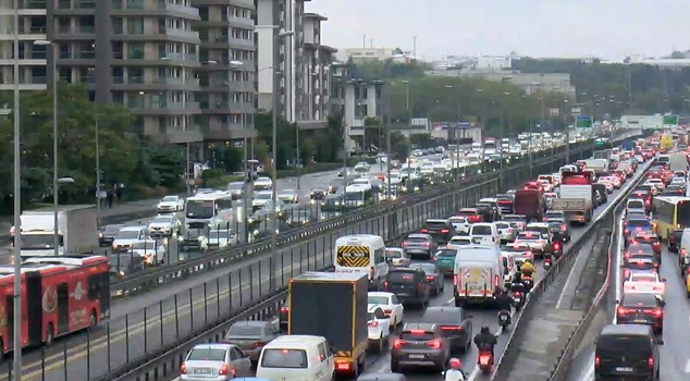 In Istanbul, traffic density rose to 89 percent in the evening hours.