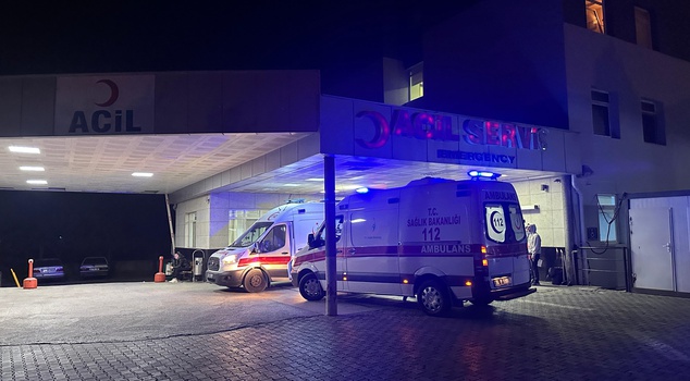 В Измире подозрение на массовое отравление! 80 рабочих, съевших еду одной и той же компании, были госпитализированы.