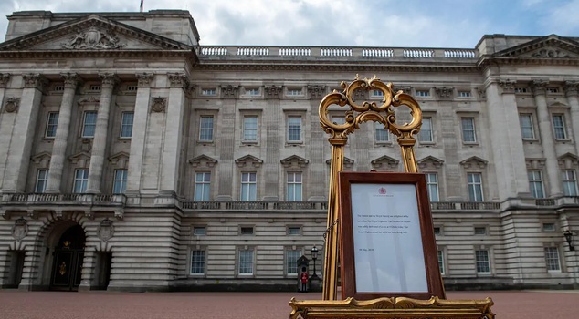 Life in the palace has rules too! Here are the traditions that the royal family must follow.