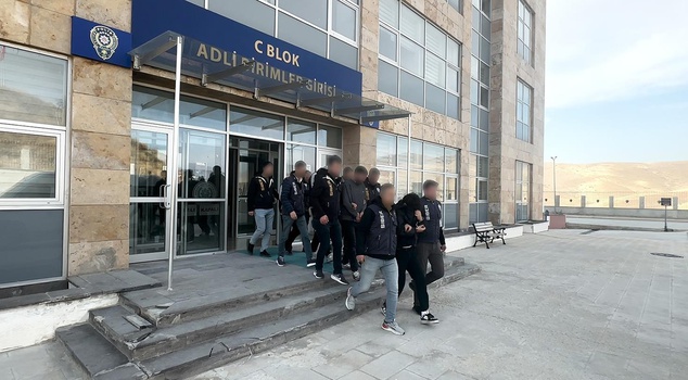 12 suspects arrested in a 500,000-lira fraud via a social media advertisement.