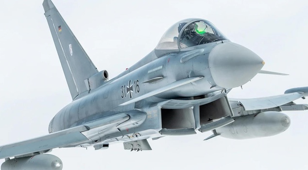 The aircraft raised a hijacking alarm, the airport was closed: fighter jets took off.
