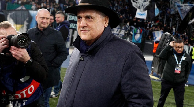 The confession that shook the football world: I was walking around with two guns