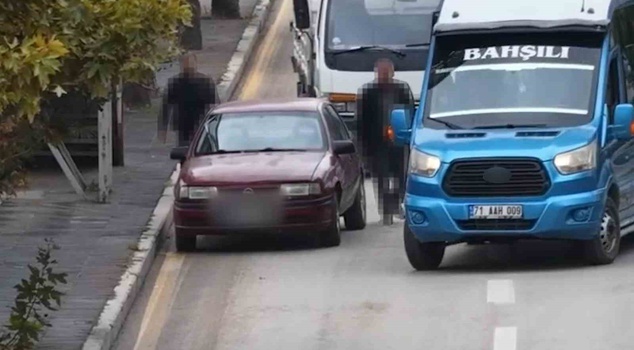 In Kırıkkale, an unlicensed driver who noticed the drone got out of the vehicle and walked, while the passenger took the wheel! 80,000 lira fine.