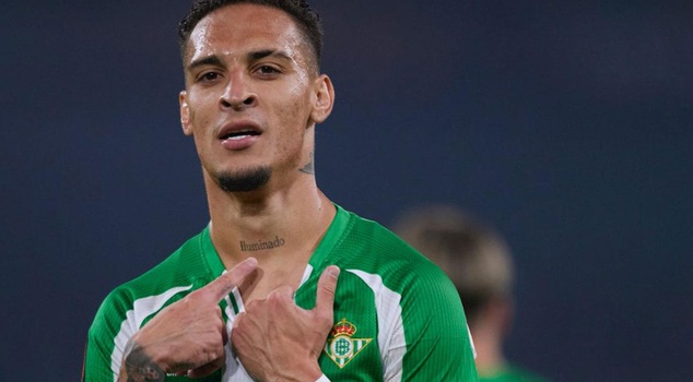 A thief broke into famous footballer Antony's house: I was robbed