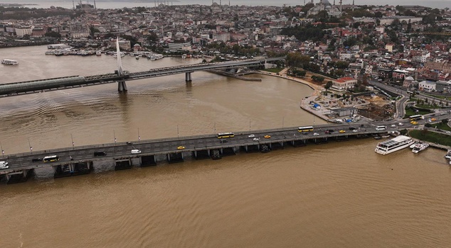 In Istanbul, a police helicopter surveyed the flood areas in Sarıyer and the Golden Horn from the air.