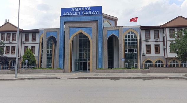 A 17-year-old child who pointed a blank-firing pistol at his peers in Amasya and shared the footage was detained.
