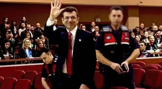 İmamoğlu, who was cross-examined, recounted in court a memory with his mother at a cemevi.