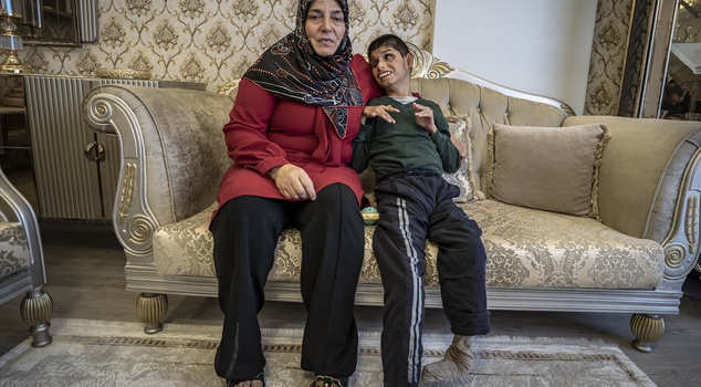 قال الأطباء إنه 'لن يعيش أكثر من ثلاثة أيام'! ابن الأم من أرضروم من ذوي الإعاقة بلغ 22 عامًا