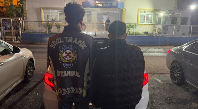 The license of the driver who was weaving through traffic on the D-100 in Zeytinburnu had already been revoked! He and the vehicle owner were fined 336,000 lira.
