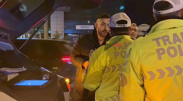 Drunk driver who drove onto the median in Kayseri asked the police, 
