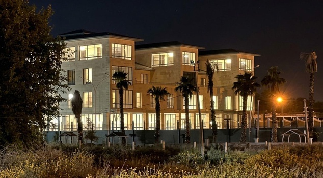 This is too much: The mayor had a palace built for himself.