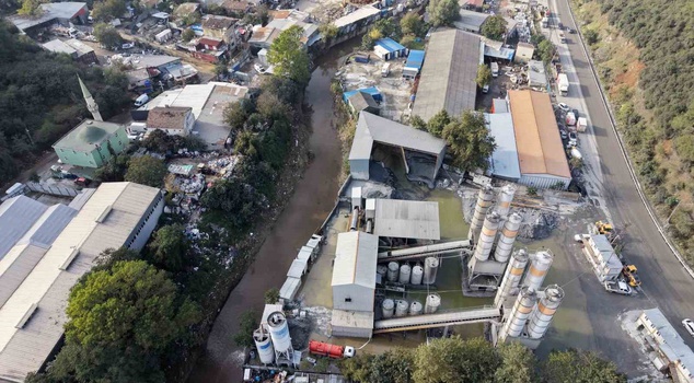 15 million lira in damage in the Istanbul flood! Shopkeepers claimed that the stream bed was narrowed in the area where the TV8 building is located