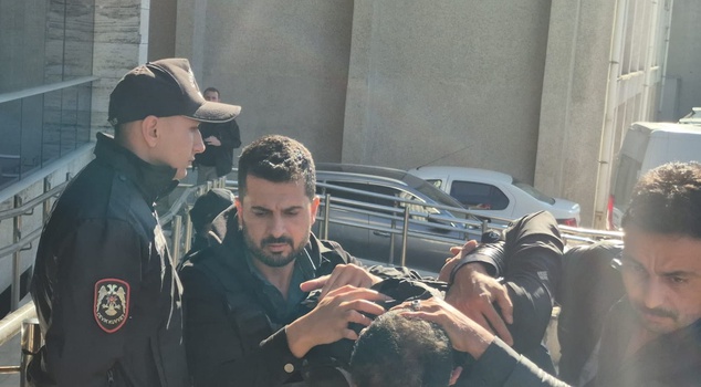 In Zonguldak, a suspect under a restraining order shot his wife and a young man who intervened! He was caught in the forest.