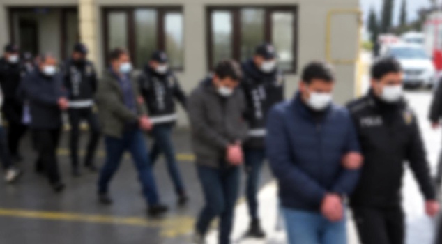 في قضية حجارة الرصيف بدلاً من النحاس، طالب المدعي العام بسجن 10 متهمين لمدة تصل إلى 10 سنوات