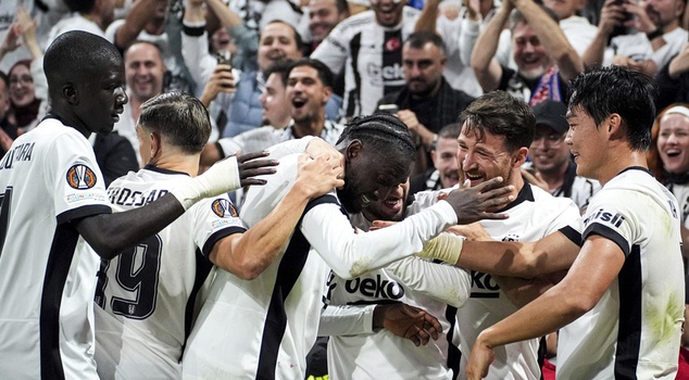 4 goals, 1 red card at Dolmabahçe! Beşiktaş continues undefeated in Europe.