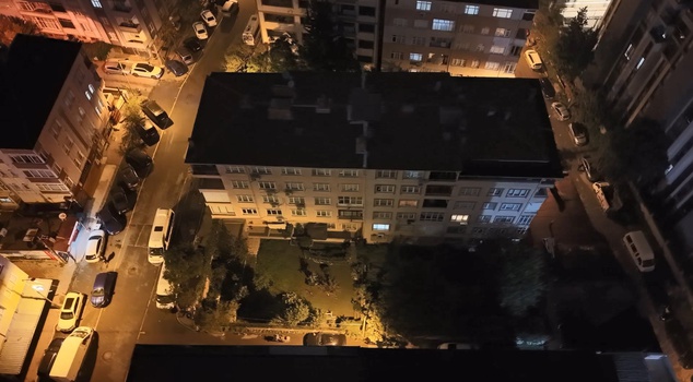 5-story building in Eyüpsultan evacuated after sounds came from its columns! Municipality engineers deemed it risky, and the building was sealed.