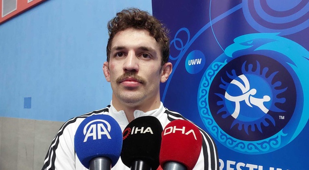 He wrestled in the seniors for the first time and reached the final! Yüksel Sarıçiçek will face the reigning world champion for the gold medal.