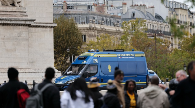 The army has also been deployed in France! 135 detentions in the protests, 24 metro stations closed in Paris