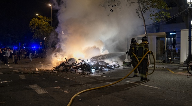 امتدت انتفاضة الشباب في فرنسا إلى إسبانيا! في برشلونة، 100 حالة احتجاز ونهب 14 متجرًا