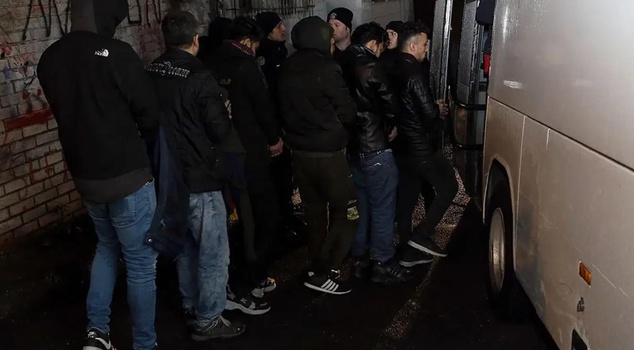 23 irregular migrants were caught in Edirne and Kırklareli.