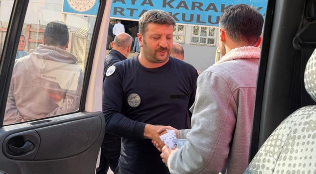 A KPSS candidate was trapped in an elevator in Elazığ! Firefighters rescued them and got them to the exam in their vehicle.
