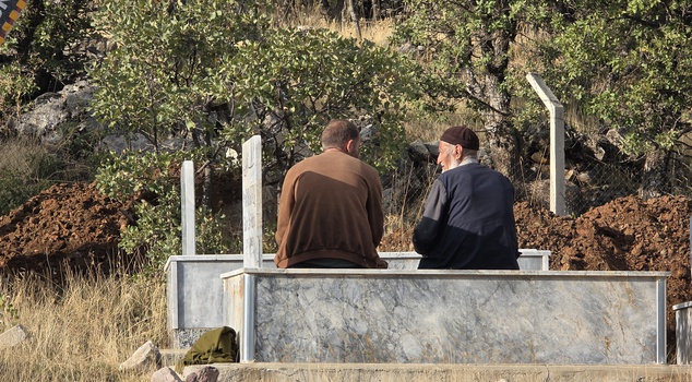 In Adıyaman, an 85-year-old farmer had a grave dug for himself and his wife! His reason was touching.