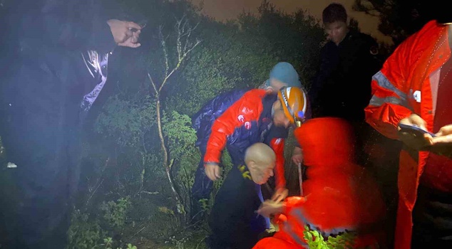 The 83 and 79-year-old couple who got lost while mushroom picking in Gemlik were rescued! The gendarmerie carried them on their backs.