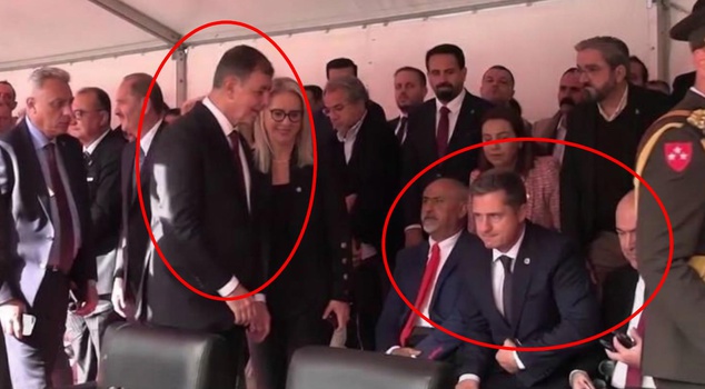 Tense moments at the protocol! New Party deputies did not shake Cemil Tugay's hand.