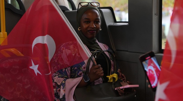 October 29 surprise for passengers on the bus! Fear gave way to pride.