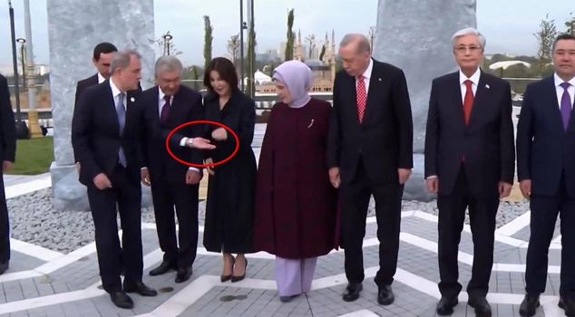 اللحظة التي طبعت افتتاح بيشتيبي! تحوّلت كل الأنظار في الوقت نفسه نحو ذلك الاتجاه.